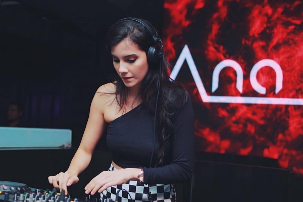 The Sweatbox Girls Got Groove ft Ana Lilia at REN Lounge 2 March 2019